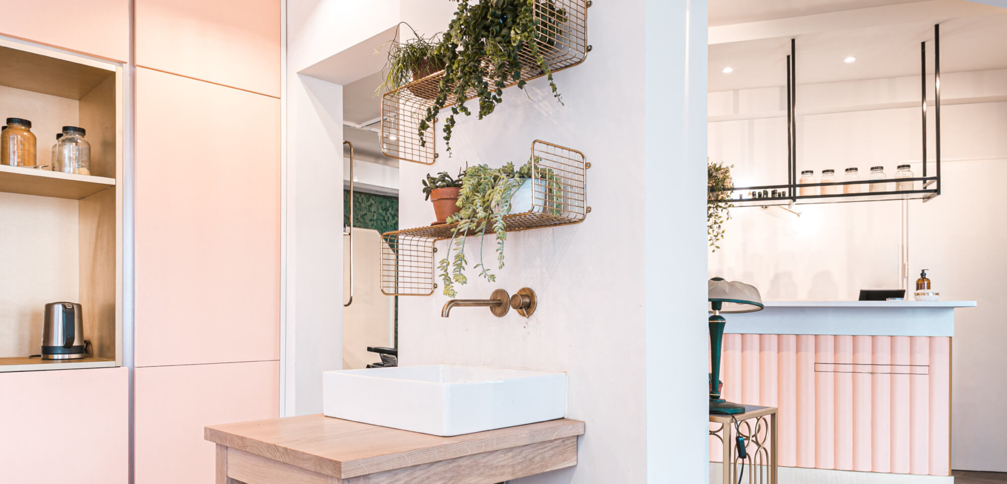 julie-izaguirre-romain-isasa-studio-jir-architecte-intérieur-rénovation-photographie-david-dauchon-doris-verdun-garance-atelier-cheveu-salon-coiffure-pays-basque-biarritz-saint-jean-de-luz