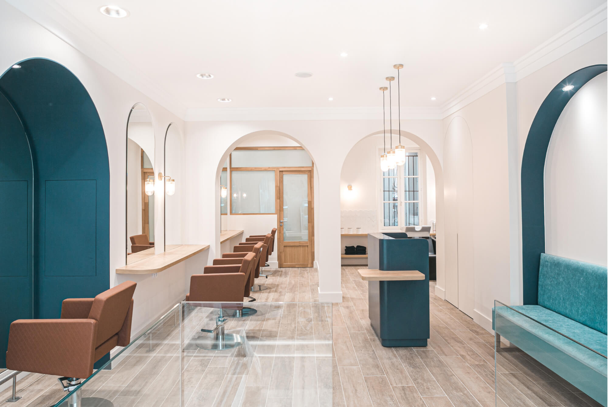 julie-izaguirre-romain-isasa-studio-jir-architecte-intérieur-décoration-david-duchon-doris-design-rénovation-travaux-maitre-oeuvre-maitre-ouvrage-chef-projet-travaux-bâtiment-home-staging-lime-keyweek-maderealesate-garance-verdun-salon-pays-basque-bayonne-biarritz-saint-jean-de-luz-anglet-bab-aquitaine-boutique-restaurant-appartement-villa-loft-maison-bureau-qualité-beau-modèle-plan-atelier-adc-delphine-carrere-maentler-castillon-fourreau-dalga-decor-christian-lemaire-atelier-torre-antoine-badet-patricia-ibanez-romain-thevenot-gazel-decorateurs-cour-intérieure-ehia